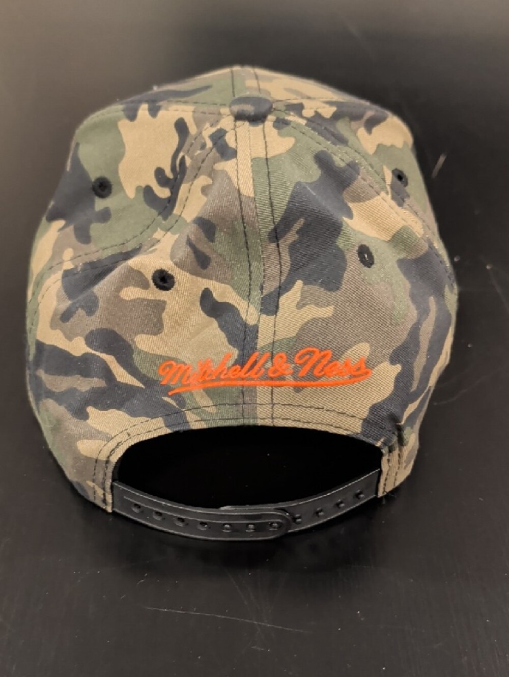 Mitchell & Ness Camo Philadelphia 76ers Orange Logo Hat - Picture 4 of 5